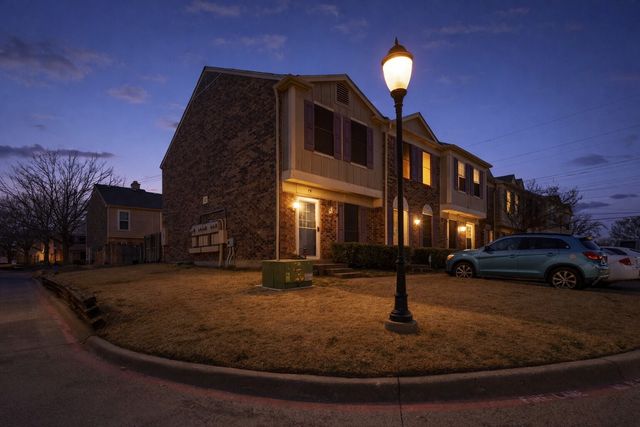 621 Carriagehouse Lane 9F, Garland, TX 75040