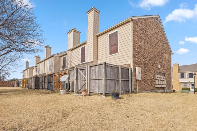 621 Carriagehouse Lane 9F, Garland, TX 75040