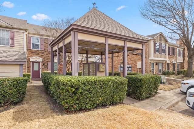 621 Carriagehouse Lane 9F, Garland, TX 75040