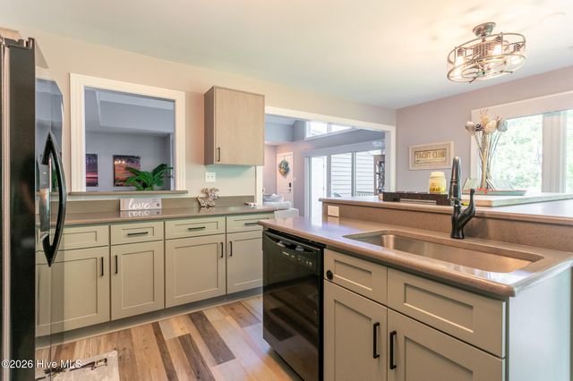 419 Albemarle Boulevard Apt 10b, Hertford, NC 27944