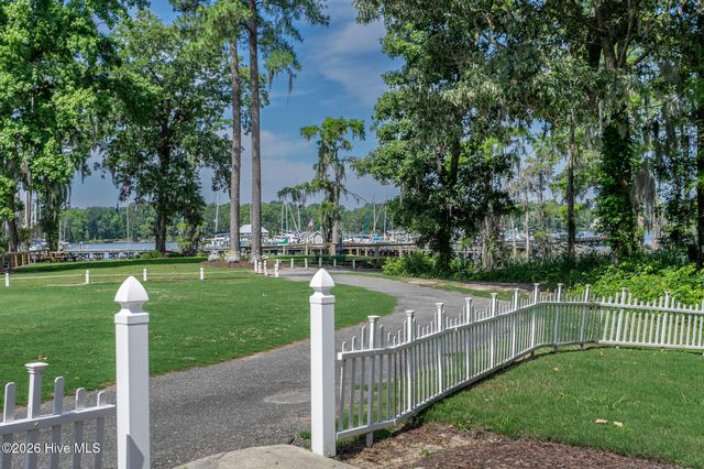 419 Albemarle Boulevard Apt 10b, Hertford, NC 27944