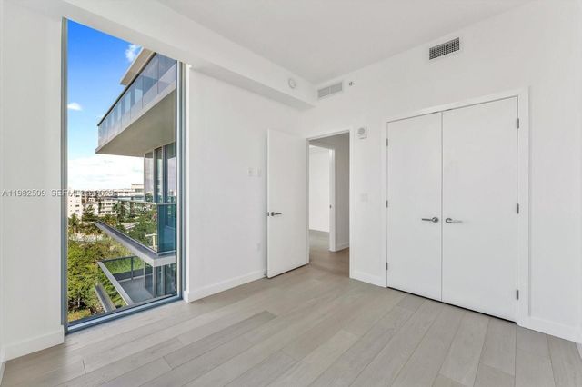 9201 E Bay Harbor Dr 702, Bay Harbor Islands, FL 33154