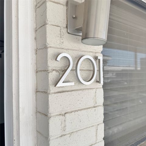5010 San Jacinto Street 201, Dallas, TX 75206