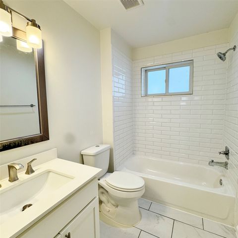 5010 San Jacinto Street 201, Dallas, TX 75206