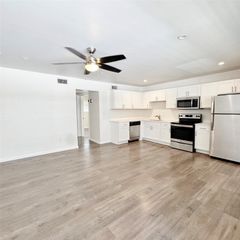 5010 San Jacinto Street 201, Dallas, TX 75206