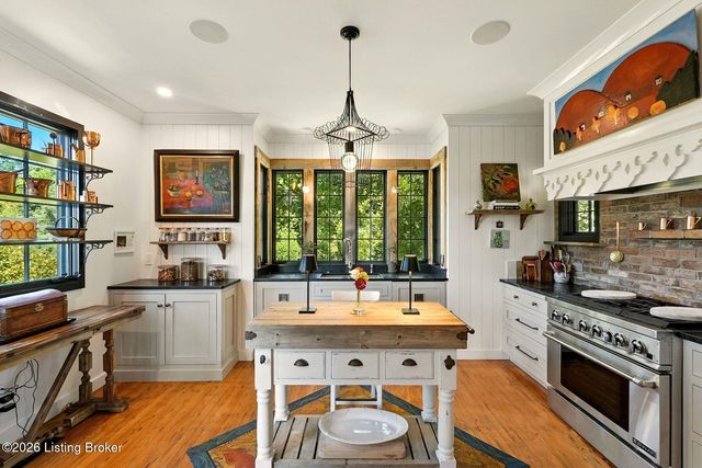 10601 US Hwy 42, Prospect, KY 40059