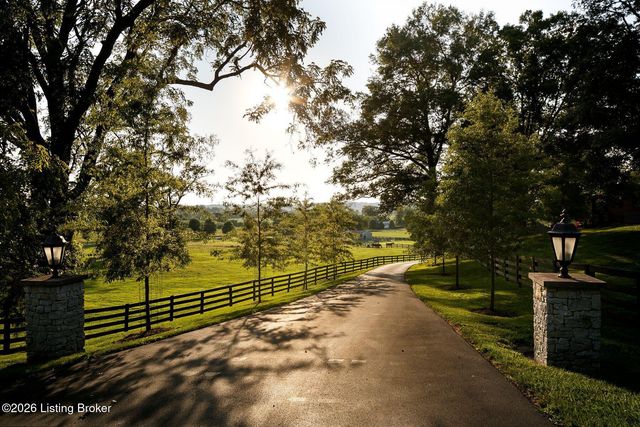 10601 US Hwy 42, Prospect, KY 40059