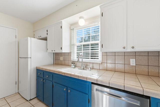 1203 Bundy Avenue, Clovis, CA 93611