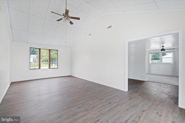 2 WILLIAMS CT, Newark, DE 19702