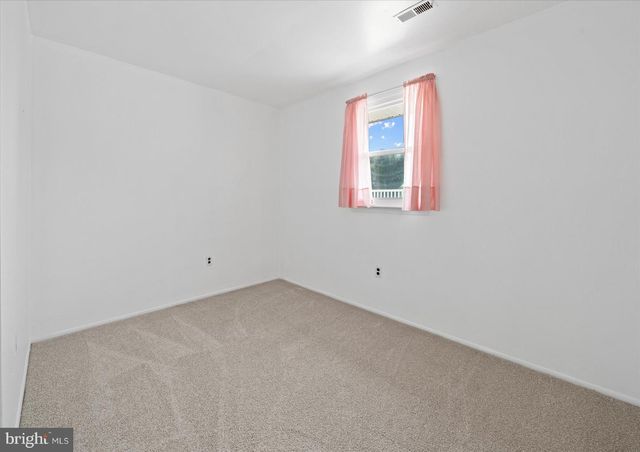 2 WILLIAMS CT, Newark, DE 19702