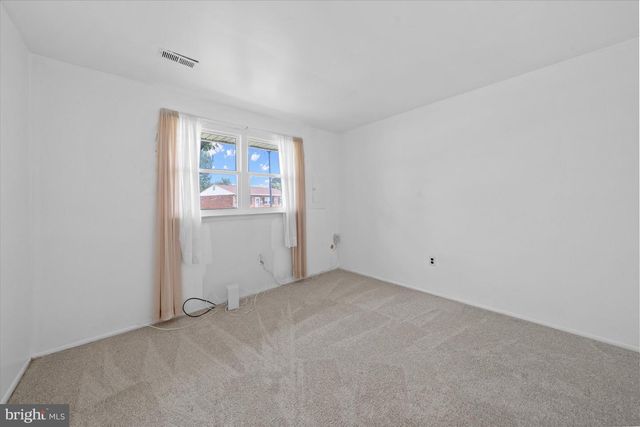 2 WILLIAMS CT, Newark, DE 19702