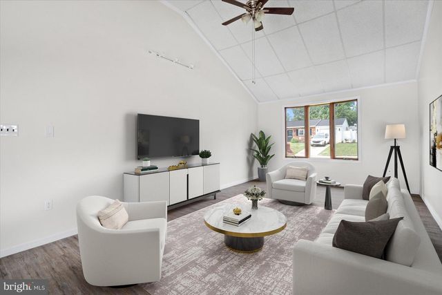 2 WILLIAMS CT, Newark, DE 19702