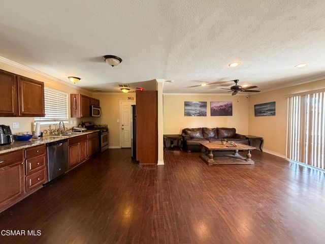 1662 Ahart Street, Simi Valley, CA 93065