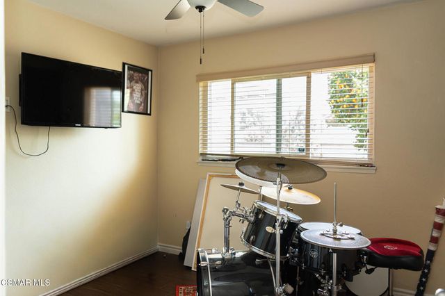1662 Ahart Street, Simi Valley, CA 93065