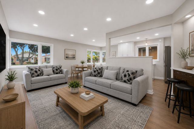5730 S Oak Park Avenue, Chicago, IL 60638