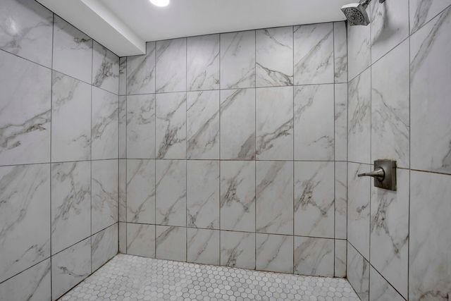 5730 S Oak Park Avenue, Chicago, IL 60638