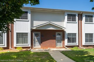 4949 Crooks Road, Royal Oak, MI 48073