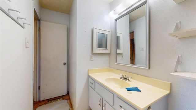 11611 Highland Meadow Drive, Houston, TX 77089