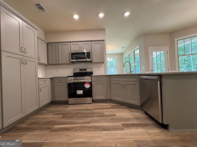 134 Country World Drive, Macon, GA 31211