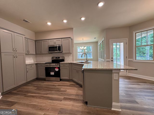 134 Country World Drive, Macon, GA 31211