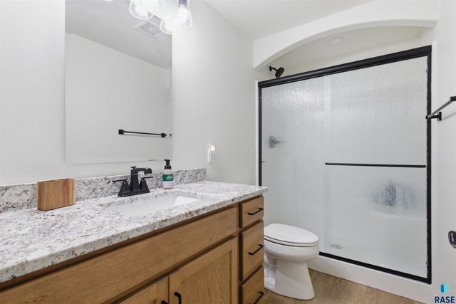 2504 S Galena Ct Court, Sioux Falls, SD 57110