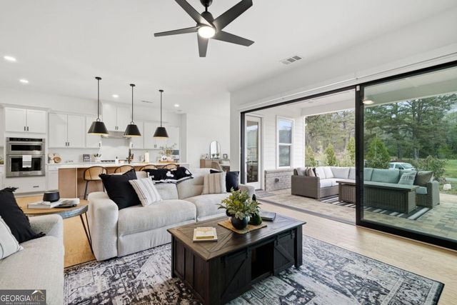 6405 Wallace Farms Drive, Cumming, GA 30028