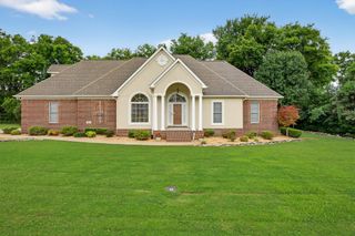 908 Bellemeade Dr, Fayetteville, TN 37334