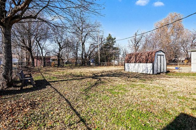 706 S 1st Street, Yukon, OK 73099