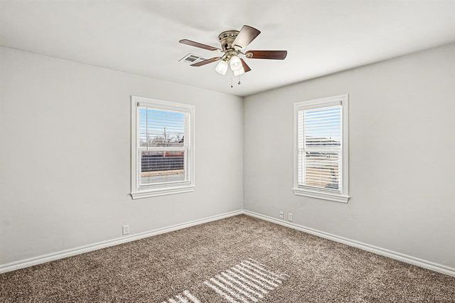 706 S 1st Street, Yukon, OK 73099