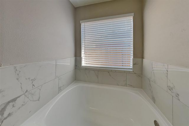 27089 Monarch Wood Drive, Humble, TX 77339