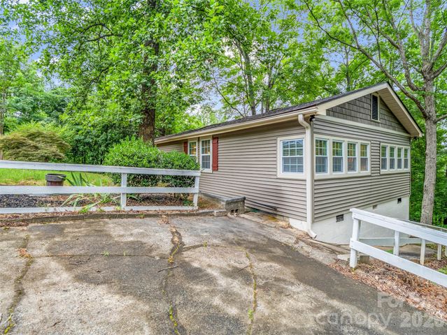 297 Chimney Cliffs Drive, Lake Lure, NC 28746