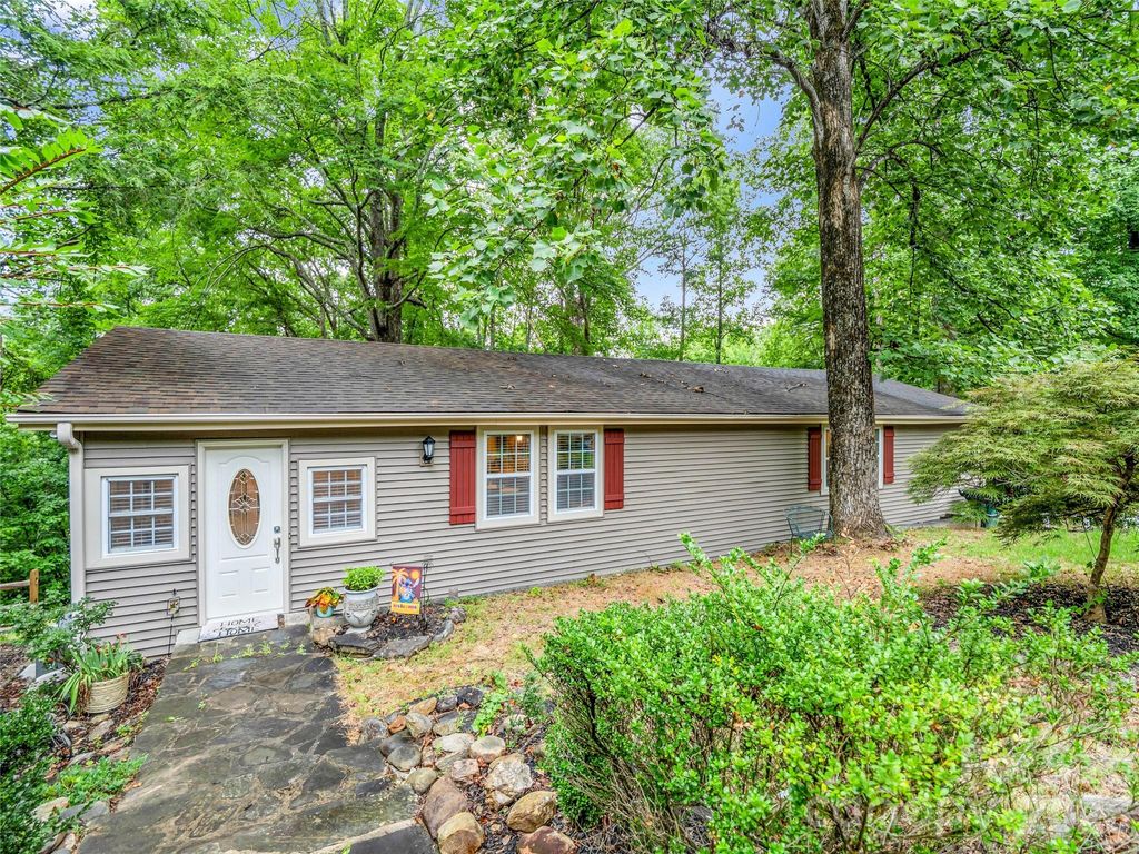 297 Chimney Cliffs Drive, Lake Lure, NC 28746