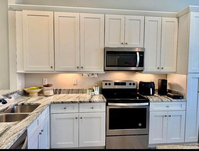 888 SW MUNJACK Circle, Port St. Lucie, FL 34986