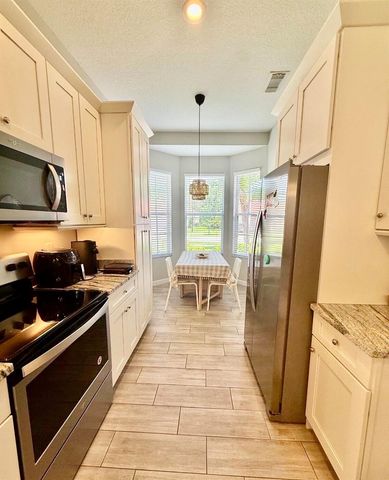888 SW MUNJACK Circle, Port St. Lucie, FL 34986