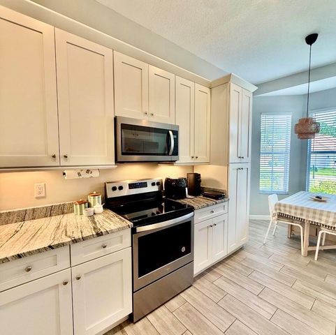 888 SW MUNJACK Circle, Port St. Lucie, FL 34986