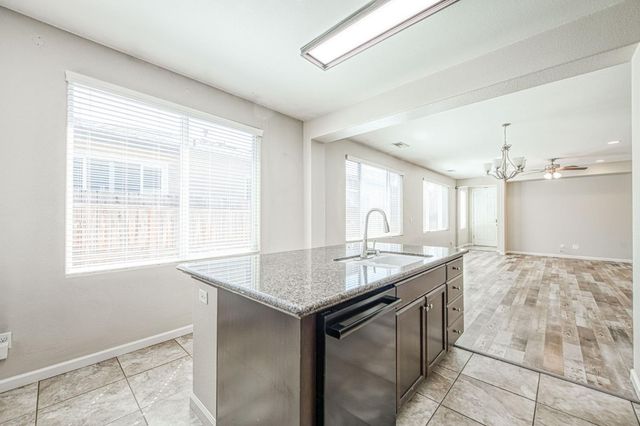 7362 E Ramona Way, Fresno, CA 93737