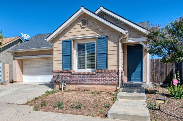 7362 E Ramona Way, Fresno, CA 93737