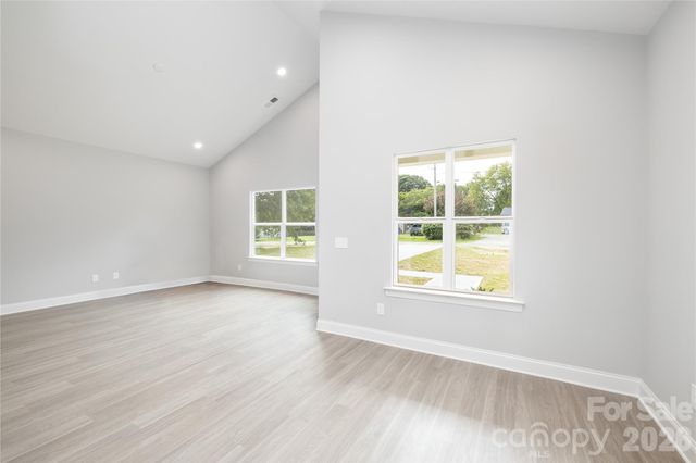6625 Tracy Avenue, Charlotte, NC 28214