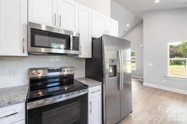 6625 Tracy Avenue, Charlotte, NC 28214