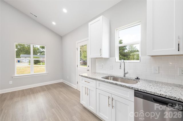 6625 Tracy Avenue, Charlotte, NC 28214