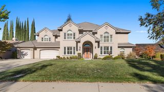 827 Lake Front Dr, Sacramento, CA 95831