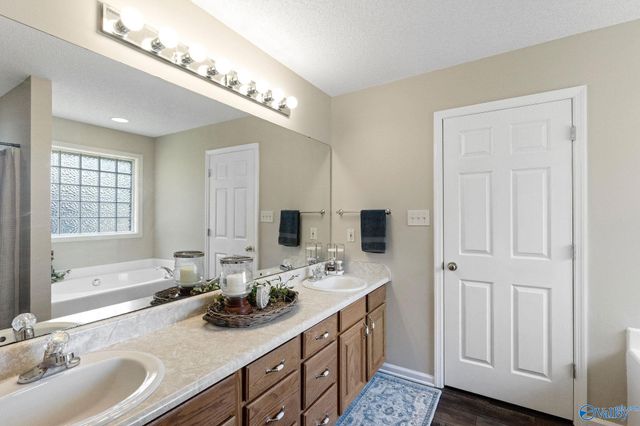 1001 Aspen Drive SW, Hartselle, AL 35640