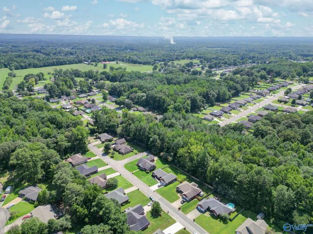 1001 Aspen Drive SW, Hartselle, AL 35640