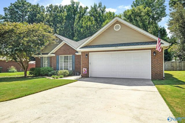 1001 Aspen Drive SW, Hartselle, AL 35640