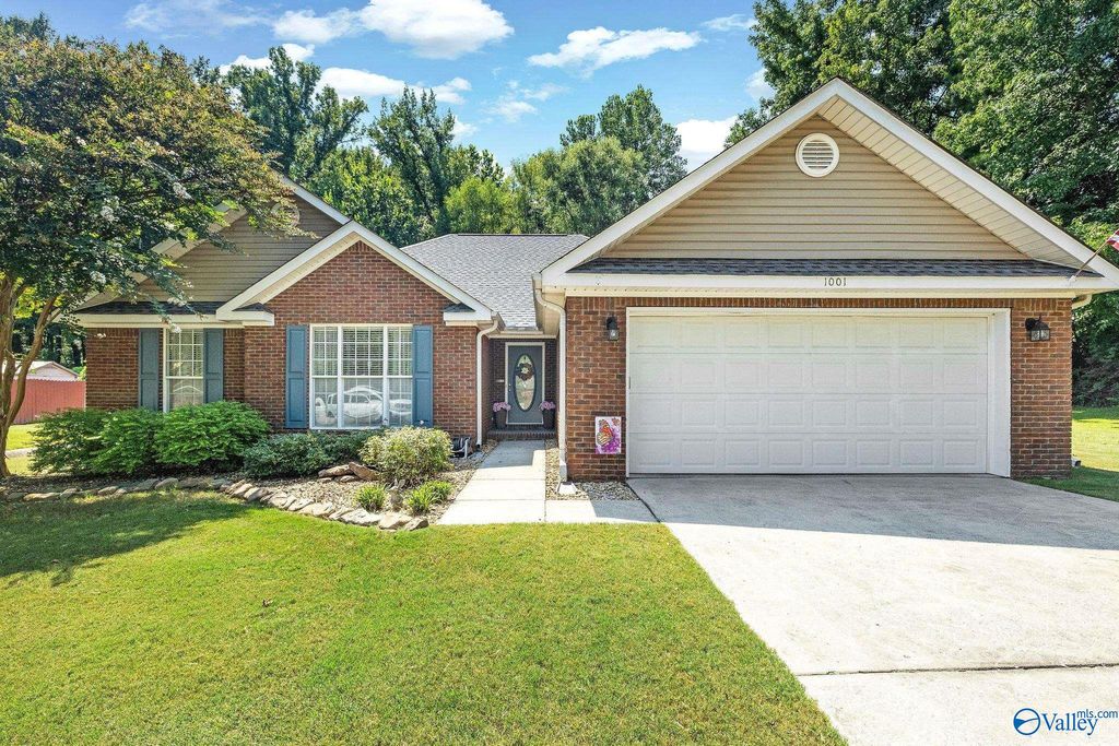 1001 Aspen Drive SW, Hartselle, AL 35640