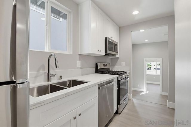 2985 87 54Th St, San Diego, CA 92105