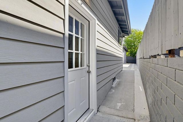 2985 87 54Th St, San Diego, CA 92105