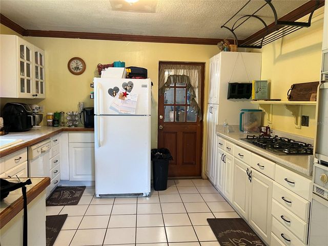 218 10TH STREET, St Cloud, FL 34769