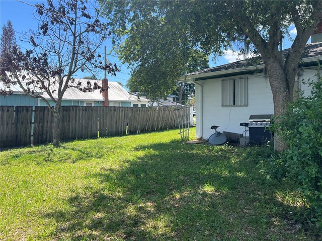 218 10TH STREET, St Cloud, FL 34769