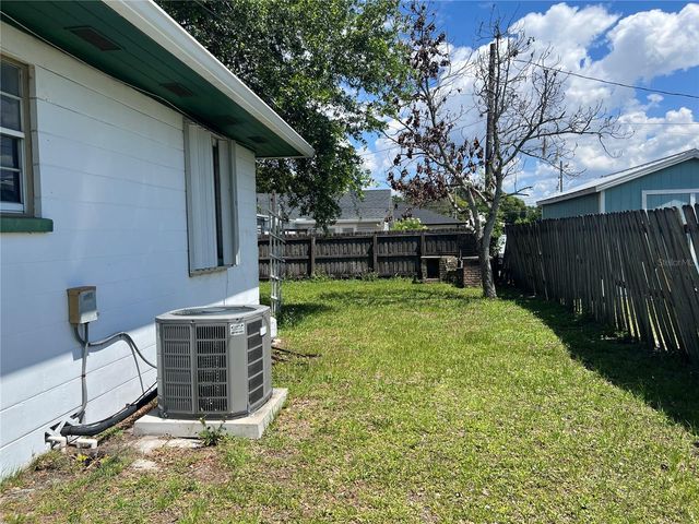 218 10TH STREET, St Cloud, FL 34769